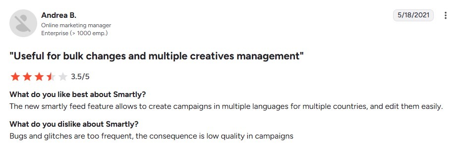 A user review of Smartly with a 3.5-star rating, highlighting strengths in bulk changes and multi-market campaign management.