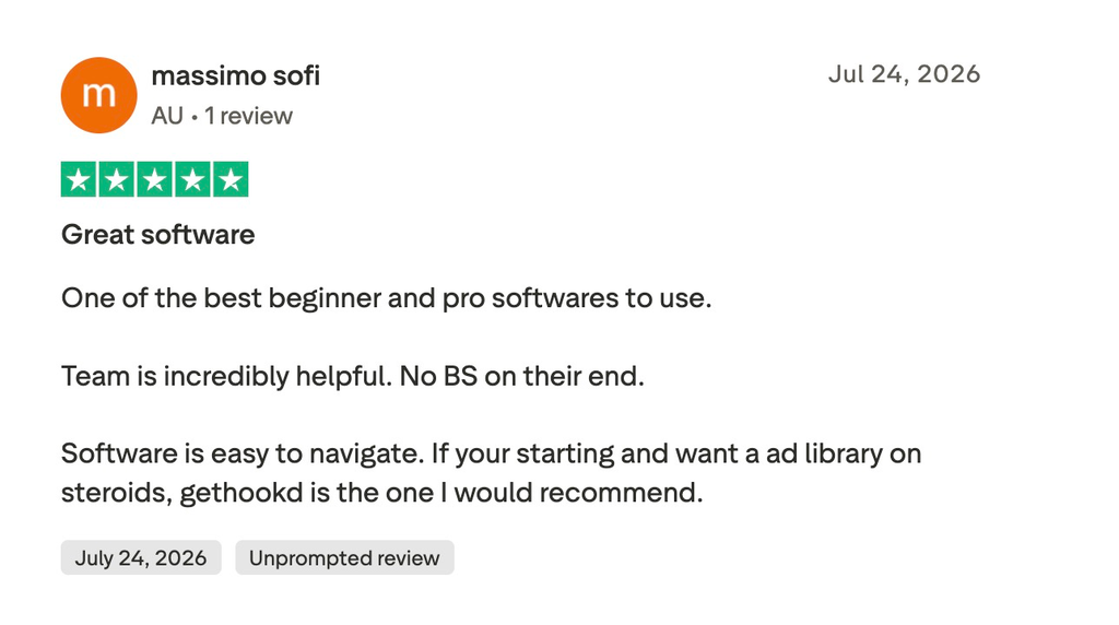 Five-star GetHookd review praising easy navigation, helpful support, and suitability for beginners and professionals.